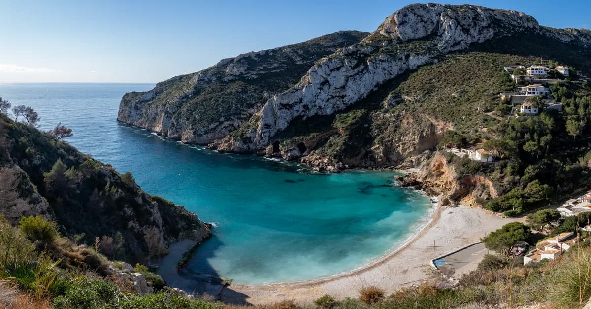 Descubre los rincones ocultos de la costa española