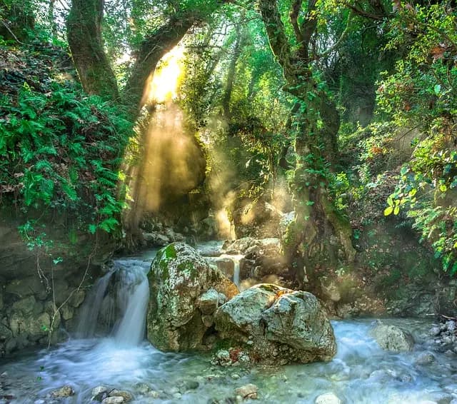 Cómo descubrir los rincones mágicos de España
